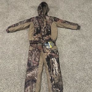 New youth M/L camo hunting set